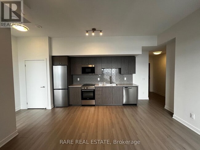 25 Wellington St S in Kitchener, ON - Building Photo - Building Photo