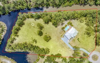 3202 SW Holly Ln in Palm City, FL - Building Photo - Building Photo