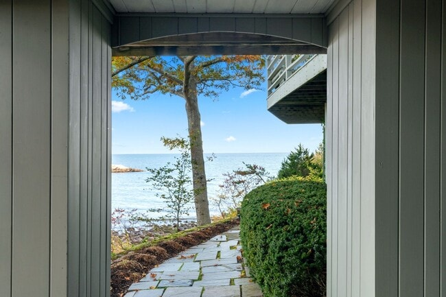 23 Ocean St in Manchester by the Sea, MA - Building Photo - Building Photo