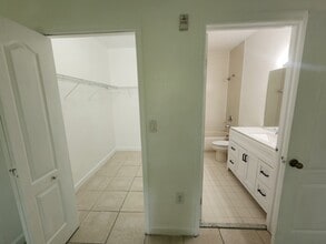 1539 SE 27th St, Unit 201 in Homestead, FL - Foto de edificio - Building Photo