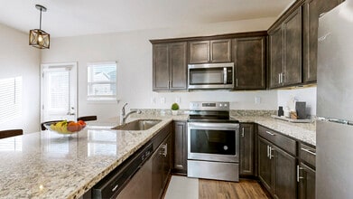 4056 Cody Dr in La Vergne, TN - Building Photo - Building Photo