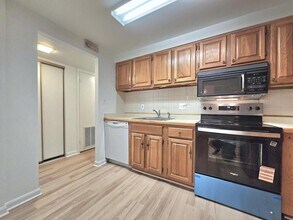 801 N Howard St in Alexandria, VA - Building Photo - Building Photo