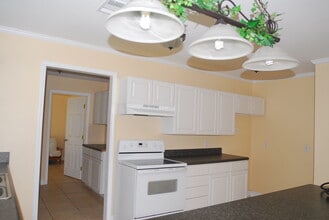 6230 Kimbrough Blvd in Biloxi, MS - Foto de edificio - Building Photo