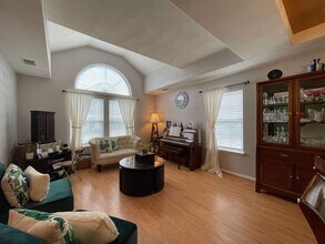 5424 Port Royal Dr in Virginia Beach, VA - Building Photo - Building Photo