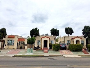 3868-3878 National Ave in San Diego, CA - Foto de edificio - Building Photo