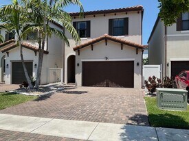 6024 Pine Tree Way in Riviera Beach, FL - Building Photo