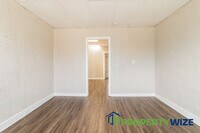 624 N Streeper St photo'