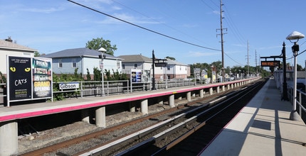 Brooke Pointe in Valley Stream, NY - Building Photo - Building Photo