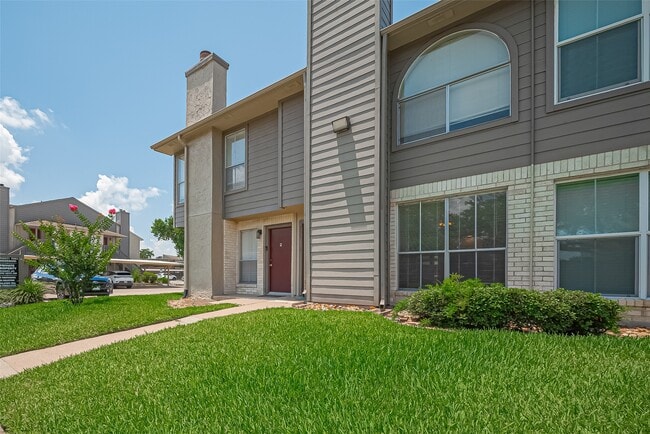 1900 Bay Area Blvd in Houston, TX - Building Photo - Building Photo