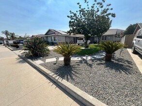 12580 Fairoaks Ln in Riverside, CA - Building Photo - Building Photo