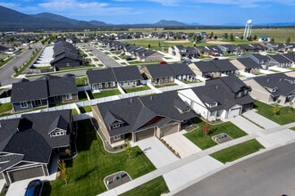 Majestic Villas in Rathdrum, ID - Foto de edificio - Building Photo