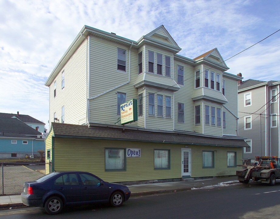 129-135 Division St in Fall River, MA - Foto de edificio