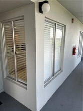 800 SW 137th Ave in Pembroke Pines, FL - Building Photo - Building Photo