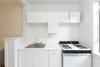 2338 N Spaulding Ave in Chicago, IL - Building Photo - Building Photo