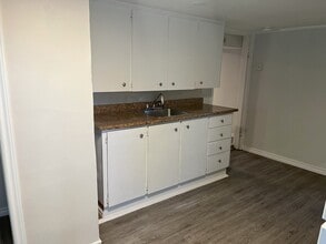 259 Sidney St in Quinte West, ON - Building Photo - Building Photo