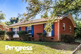 135 Short Hills Dr in Charlotte, NC - Building Photo - Building Photo