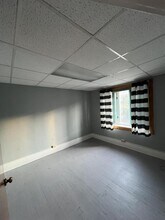 1074 Priestley Ave in Erie, PA - Building Photo - Building Photo