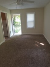 327 S Rutan St in Wichita, KS - Building Photo - Building Photo