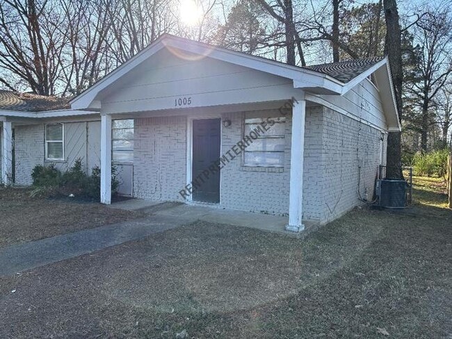 property at 1005 Wright St