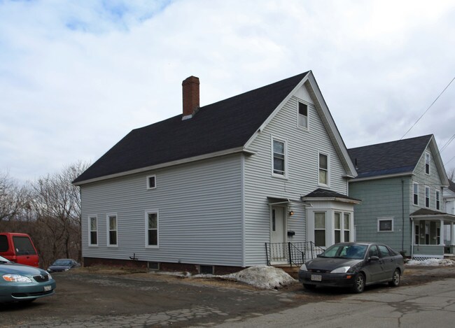 23 Crosby St in Augusta, ME - Building Photo - Building Photo