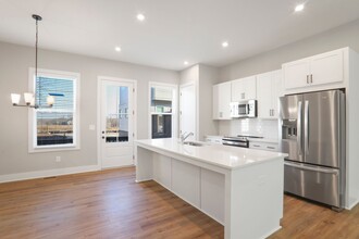 1374 Cozy Cir SE in Atlanta, GA - Foto de edificio - Building Photo