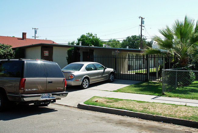 312 N Clark St in Fresno, CA - Foto de edificio - Building Photo