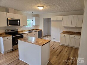 2515 Isbell Dr in Vale, NC - Building Photo - Building Photo