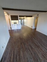 3725 Country Club Dr in Long Beach, CA - Building Photo