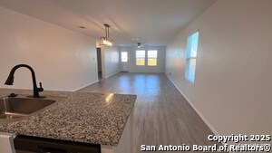 5474 Daphne Path in San Antonio, TX - Building Photo - Building Photo