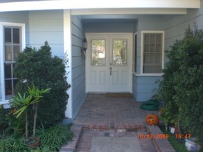 1081 Tulare Dr in Costa Mesa, CA - Building Photo - Building Photo