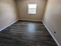 6228 Robinson St photo'