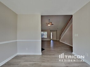 827 Peachtree Meadows Cir in Kernersville, NC - Building Photo - Building Photo