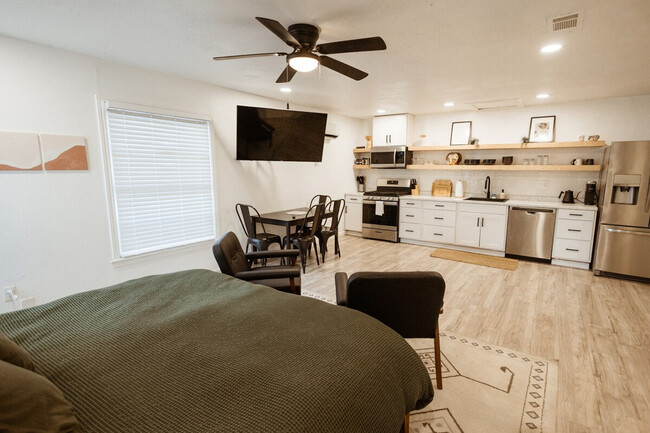 1824 N 12th St in Waco, TX - Building Photo - Building Photo