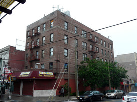 1 E 213th St in Bronx, NY - Building Photo