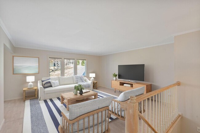 6140 Creek View Trail, Unit 8 in Minnetonka, MN - Building Photo - Building Photo