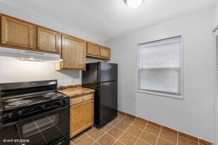 Croydon Manor Apartments in Silver Spring, MD - Building Photo