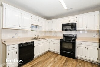 130 Macadamia Ct in Covington, GA - Building Photo - Building Photo