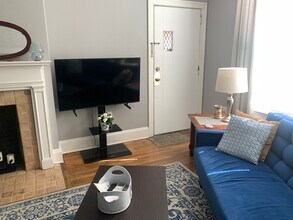 1411 Winburn Dr in East Point, GA - Building Photo - Building Photo