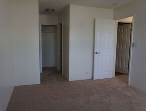 94-1064 Paawalu St in Waipahu, HI - Building Photo - Building Photo