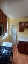 824 Hampton Ave, Unit 2 - 2nd Fl in Schenectady, NY - Foto de edificio - Building Photo