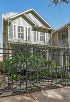 431 Westmoreland St in Houston, TX - Building Photo