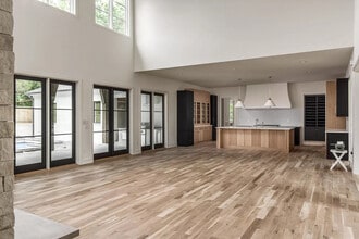 1401 Burton Valley Rd in Nashville, TN - Building Photo - Building Photo