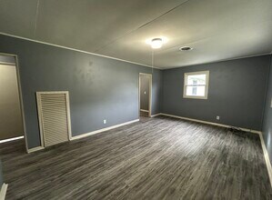 231 Lindenwood Dr in Danville, IL - Building Photo - Building Photo
