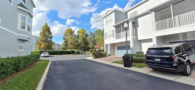 2316 Grand Central Pkwy in Orlando, FL - Building Photo - Building Photo