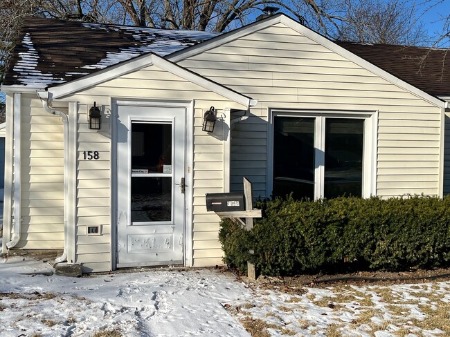 158 N Pershing Ave in Mundelein, IL - Building Photo - Building Photo