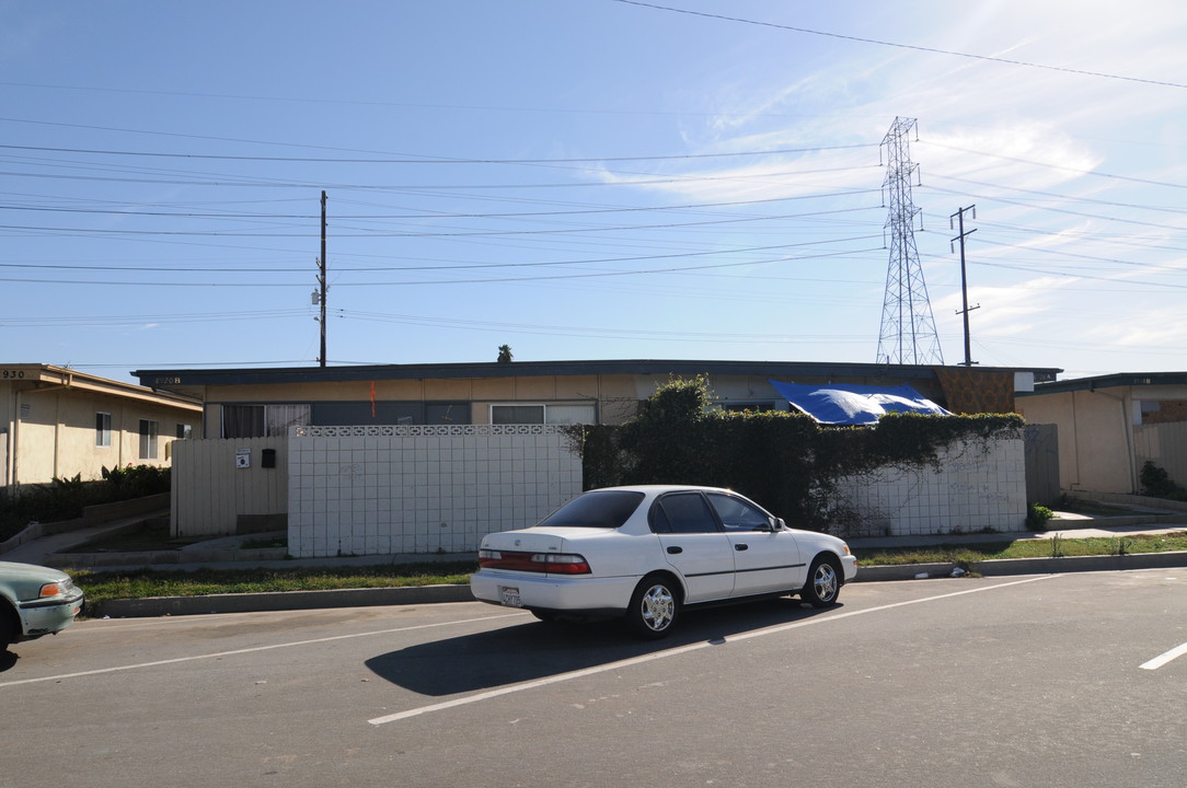 8920 Pacific Ave in Anaheim, CA - Building Photo