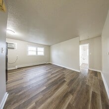 104 2nd St NW in Mitchellville, IA - Building Photo - Building Photo