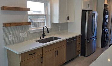 1403 Bramblebury Dr in Sugar Land, TX - Building Photo - Building Photo