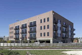 Este Condominiums in Austin, TX - Building Photo - Building Photo
