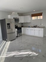 10310 Montgomery Ave in Granada Hills, CA - Building Photo